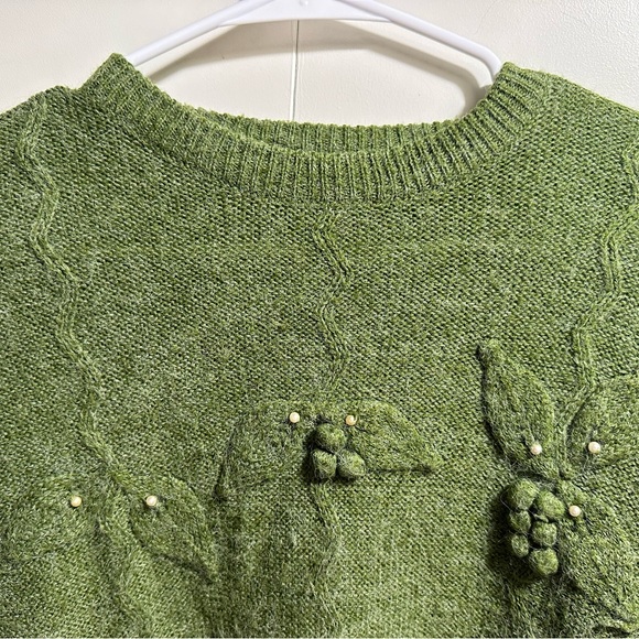 green pearl sweater! - Picture 3 of 4